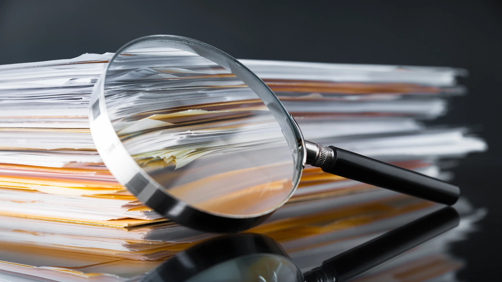Getme CRM documents workspace for client files, folders, and document requests.